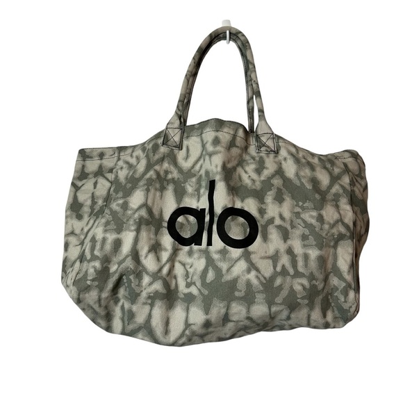 alo womens Iconic Shopper Tote Grey Tie dye oversized open front bag - Picture 2 of 7